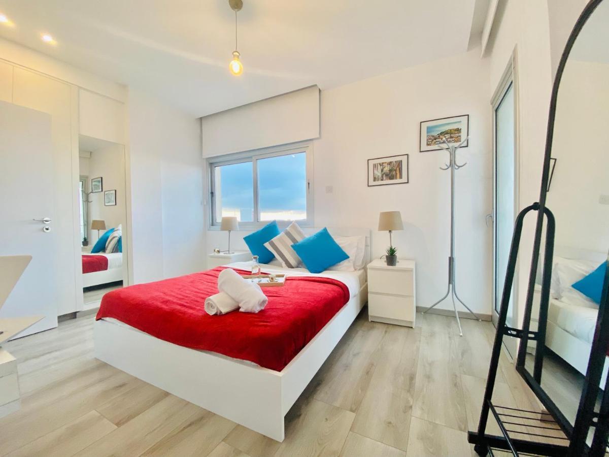 Panoramic Seaside Getaway, 2-Br Penthouse Apartment ลาร์นาคา ภายนอก รูปภาพ
